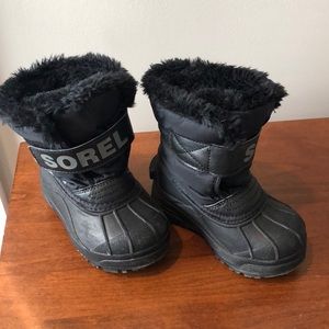 Toddler boys Sorel snow boots
